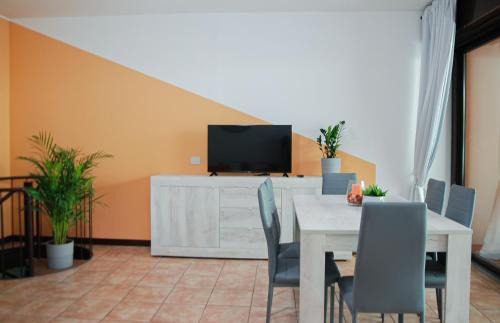 Milano 3 Apartment | Home & Pet - Fiori