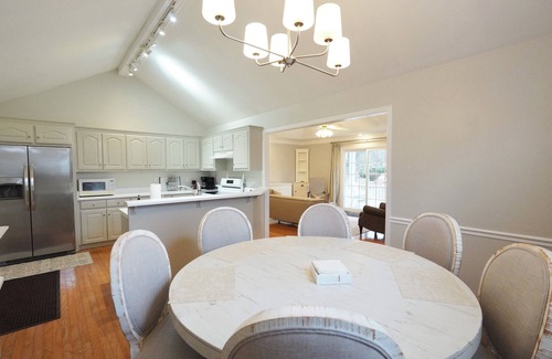 Greer House | Home Plus Apartment on Large, Quiet Lot Near GSP Airport, Greenville, Greer