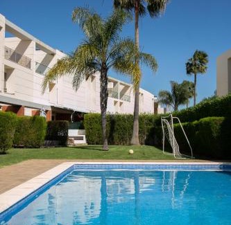 Albufeira Villa | Home sweet home facing the pool