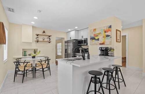 Riverside Park House | Home w Guest House Managed by BNR Vacation Rentals