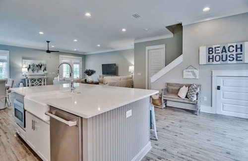 San Juan House | Home w/private pool, walk to deeded Beach Access, FREE 6 Seater Golf Cart!