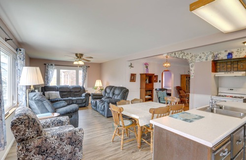 Port Clinton House | Home w/Screened-In Porch < 1 Mi to Lake Erie
