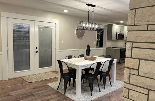 Marshfield House | Home with a park view gives you country living in the heart of Marshfield