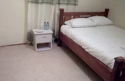 Viwanda Hotel | Homebase Gardens Room 2