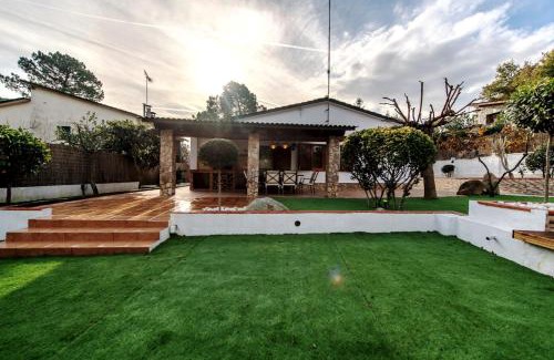 Gualba de Dalt Villa | HomeHolidaysRentals Confort