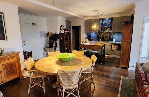 Redfern Apartment | Homely Apartment In Sought After Building