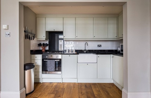 Primrose Hill House | Homely Parkside Apartment in Primrose Hill