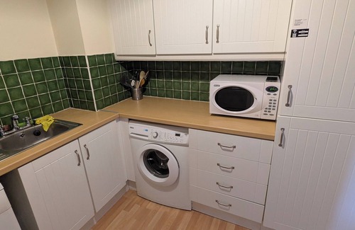 Chapelizod Apartment | Homely & Spacious 2BD Close to Phoenix Park & City