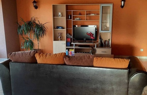 Saint-Georges-de-Baroille Villa | Homerez - Villa in Saint-Georges-de-Baroille