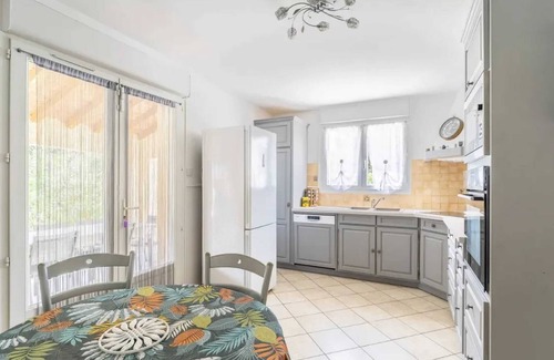 Saint-Laurent-La-Vernede Villa | Homerez - Villa Saint-Laurent-la-Vernède