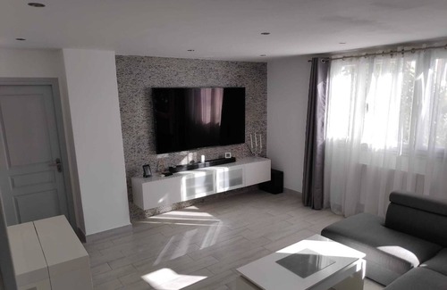 Uzes Apartment | Homerez - Apartment Uzès, near city centre
