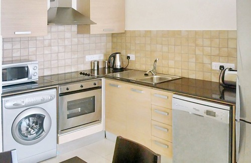Oroklini Apartment | Homerez - Apt in Larnaca, sea view