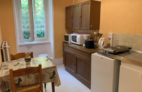 Neris-les-Bains Apartment | Homerez - Apt. Néris-les-Bains