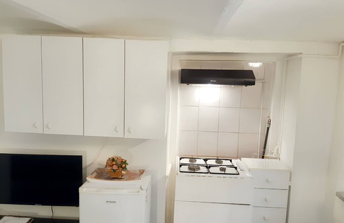 Asti Apartment | Homerez - Asti Apartment, Garden View