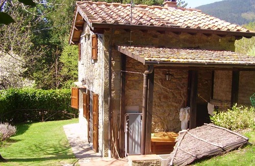 Moggiana House | Homerez - Beautiful house for 4 ppl. with shared pool and terrace at Bibbiena