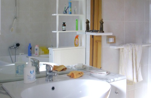 Castel di Ieri Apartment | Homerez - Big apartement for 10 ppl. with terrace at Castel di Ieri