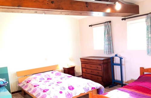 Cruas House | Homerez - Big house for 9 ppl. with shared pool and terrace at Cruas