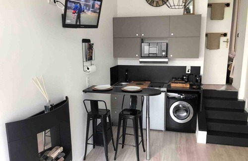 Vallieres Apartment | Homerez - Central studio Clermont-Ferrand