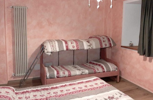 Planaz Ski Chalet | Homerez - Chalet 13 km away from the slopes for 4 ppl. with garden at Planaz