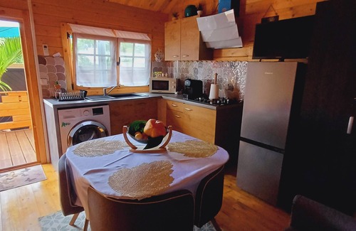 Etang Sale Les Bains Ski Chalet | Homerez - Chalet in L'Étang-Salé