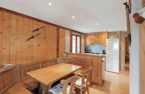 Stosswihr Ski Chalet | Homerez - Charming Chalet in Stosswihr with Mountain View + Balcony