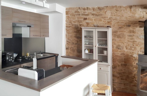 La Porcherie House | Homerez - Charming House in La Porcherie, pool