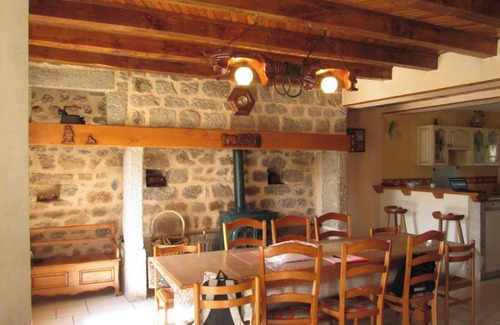 Cubelles House | Homerez - Charming House in Cubelles with Mountain View