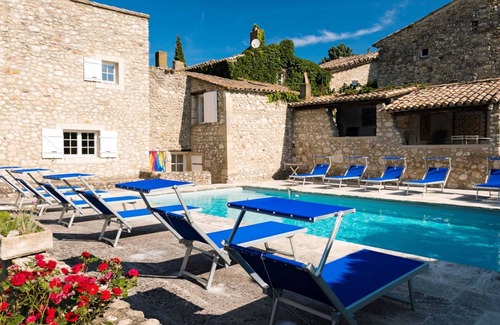 Valaurie House | Homerez - Charming House with Garden and Pool in Valaurie