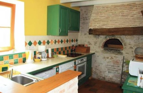 Mardie House | Homerez - Comfortable House with Garden in Mardié + Terrace