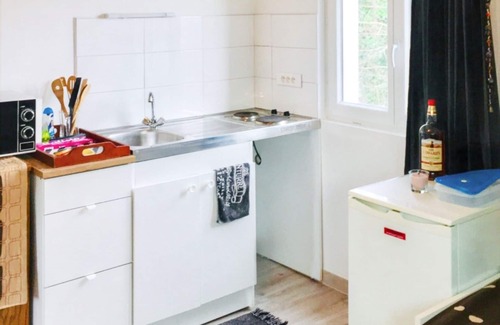 Plouedern Apartment | Homerez - Comfortable studio in Plouédern with enclosed garden