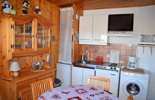 Eyne 2600 Apartment | Homerez - Cozy Apartment with Mountain Views