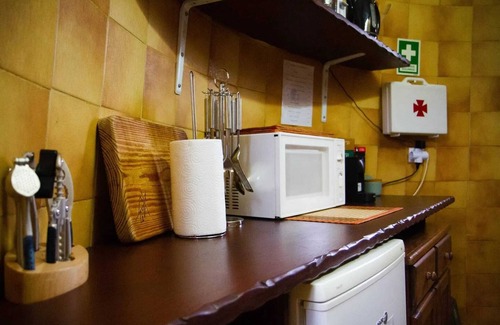 Anadia House | Homerez - Elegant property in Anadia with terrace and barbecue