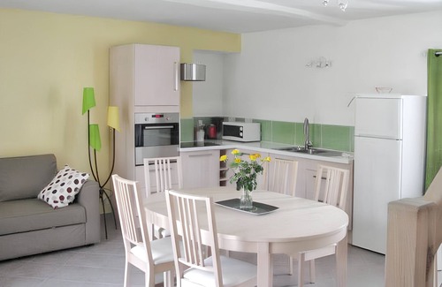 Saint-Genes-du-Retz Apartment | Homerez - Flat in Saint-Gènes-du-Retz