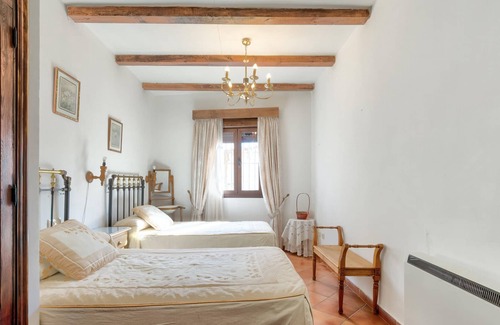 Puebla de Don Rodrigo House | Homerez - House for 8 ppl. with jacuzzi and spa at Puebla de Don Rodrigo