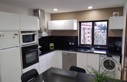 Vigneux-sur-Seine House | Homerez - House in Vigneux-sur-Seine