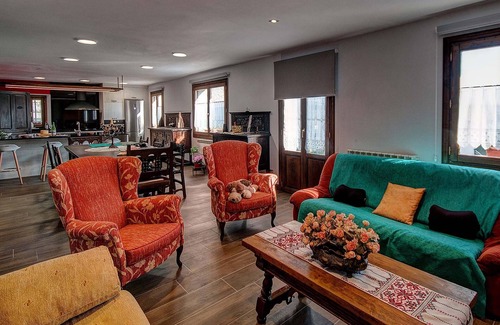Baraibar House | Homerez - House in Baráibar, mountain view