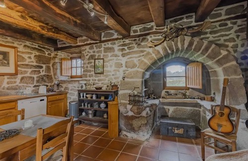 Chaumeil House | Homerez - House in Chaumeil with Fireplace