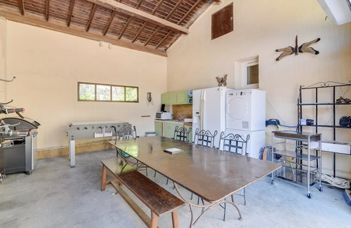Oppede Villa | Homerez - Luxury Villa in Oppède with Jacuzzi and Pool