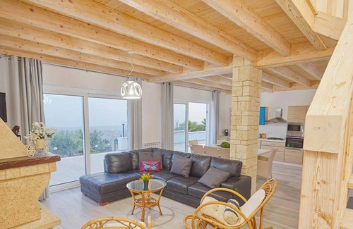 Favara Villa | Homerez - Magnificent Villa in Favara with Sea View