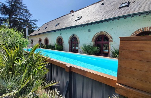 Vernou-sur-Brenne Other | Homerez - Mansion for 15 ppl. with swimming-pool, jacuzzi, garden and terrace