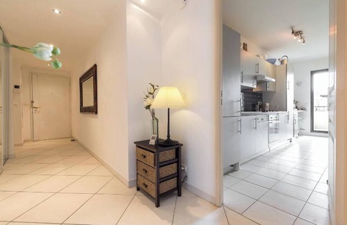 Cannes City Centre Apartment | Homerez - Modern Apartment in Cannes + Terrace