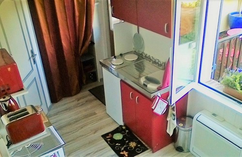 Les Authieux-Papion Apartment | Homerez - Nice appartement for 2 ppl. with terrace at Les Authieux Papion