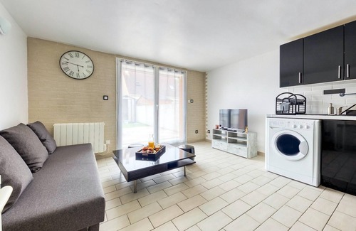 Bretigny-sur-Orge House | Homerez - Nice house for 6 ppl. with terrace at Brétigny-sur-Orge