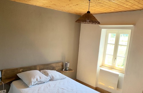 Nauviale House | Homerez - Nice house for 4 ppl. with shared pool, garden and terrace at Nauviale