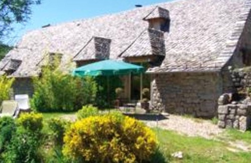 Florentin-la-Capelle House | Homerez - Spacious house for 8 ppl. with terrace at Florentin-la-Capelle