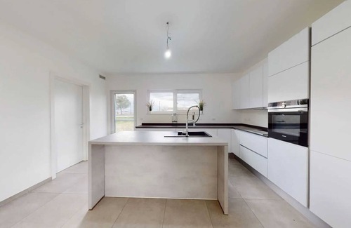 Corfinio House | Homerez - Spacious family home in Corfinio with mountain view