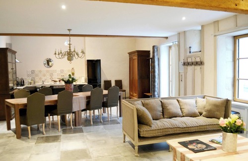 Cabariot House | Homerez - Spacious House in Cabariot, 180m², Garden