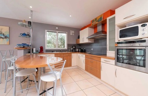 Plouharnel Villa | Homerez - Spacious Villa in Plouharnel with Pool and Jacuzzi