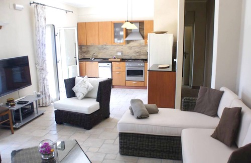 San Lucido Villa | Homerez - Villa 4 km away from the beach with swimming-pool, jacuzzi and terrace
