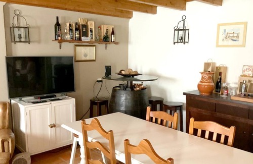 Pedrogao Villa | Homerez - Villa for 5 ppl. with shared pool and jacuzzi at Casais de Sao Bras